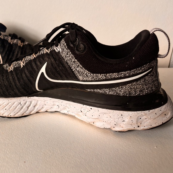 Nike React Infinity Flyknit Running Shoes - Picture 4 of 8
